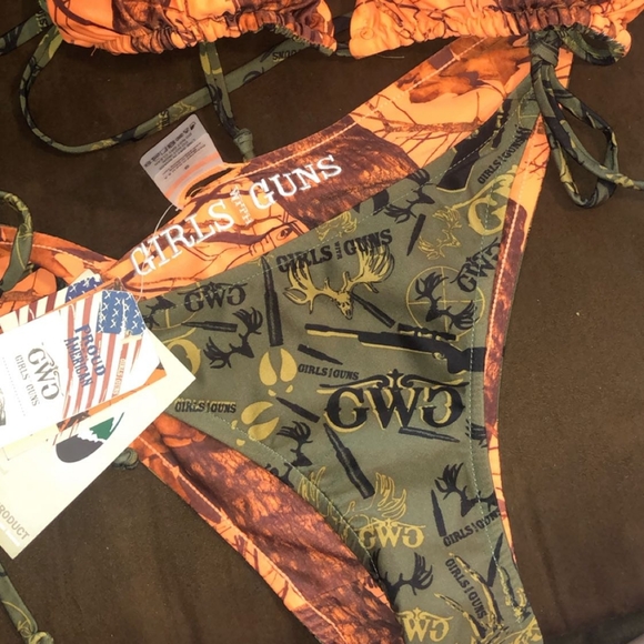 bikini - Picture 2 of 2